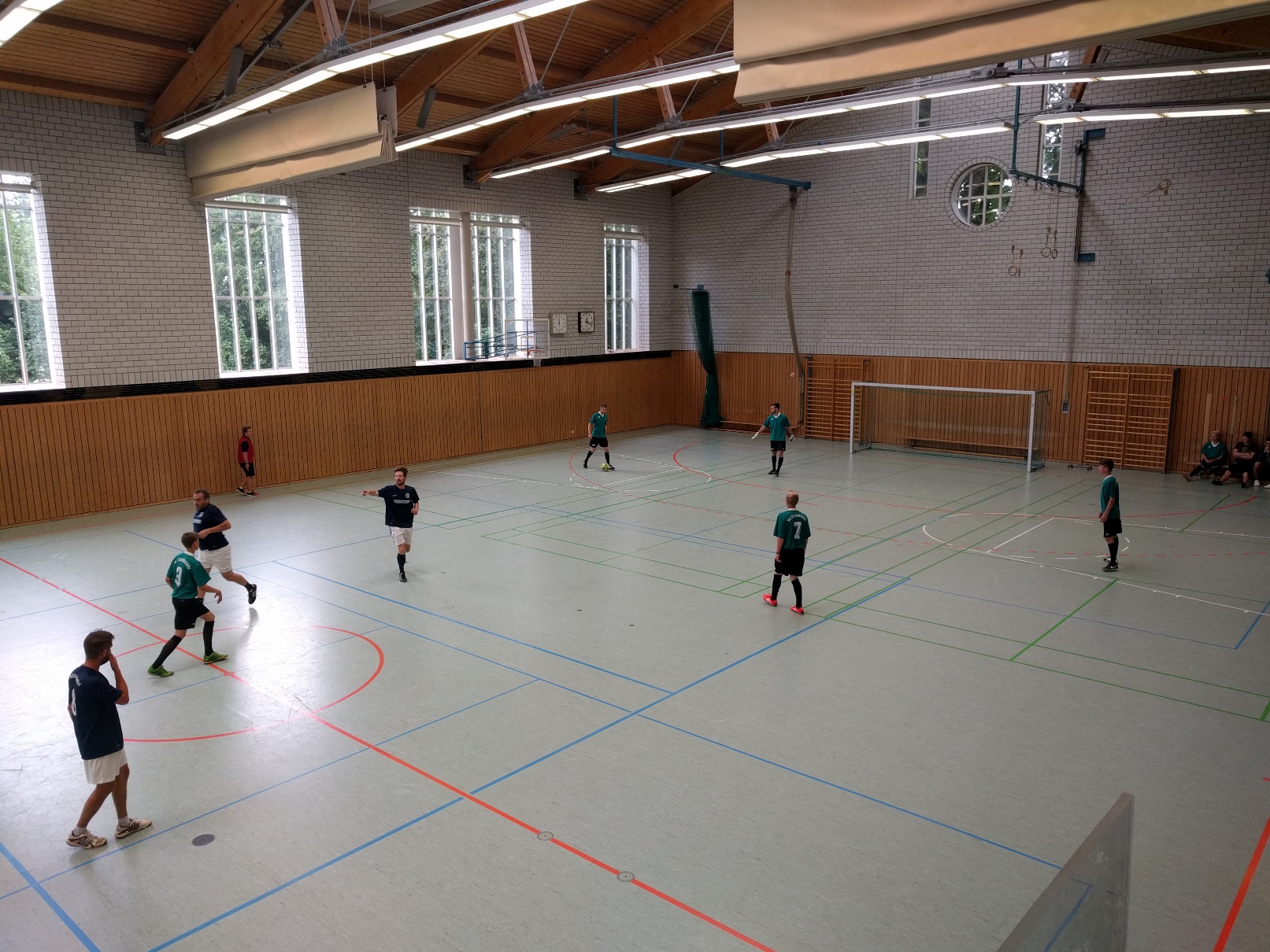 1516 10 Fussball 01